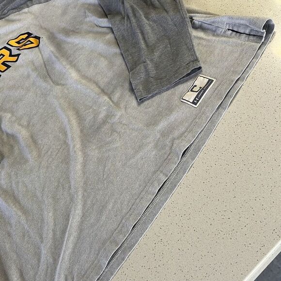 Under Armour Vintage Style Bears Loose Long Sleeve Ring Neck T Mens XL - Picture 3 of 7